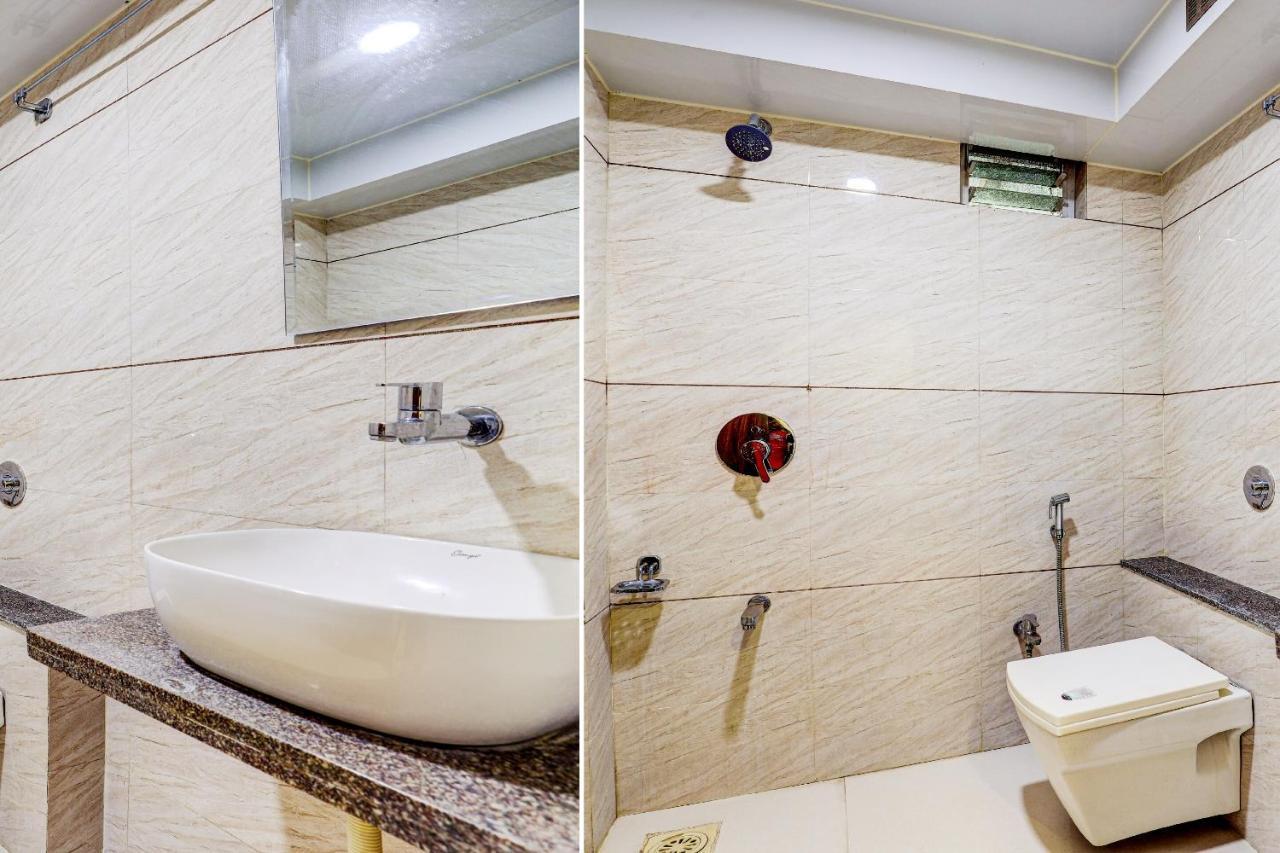Oyo 77491 Hotel Shreenath Valsad ภายนอก รูปภาพ